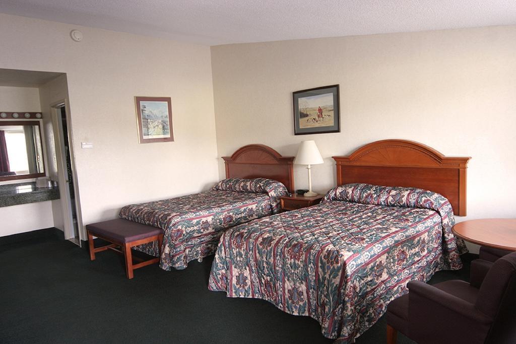 Landmark Motor Inn Glens Falls Habitación foto