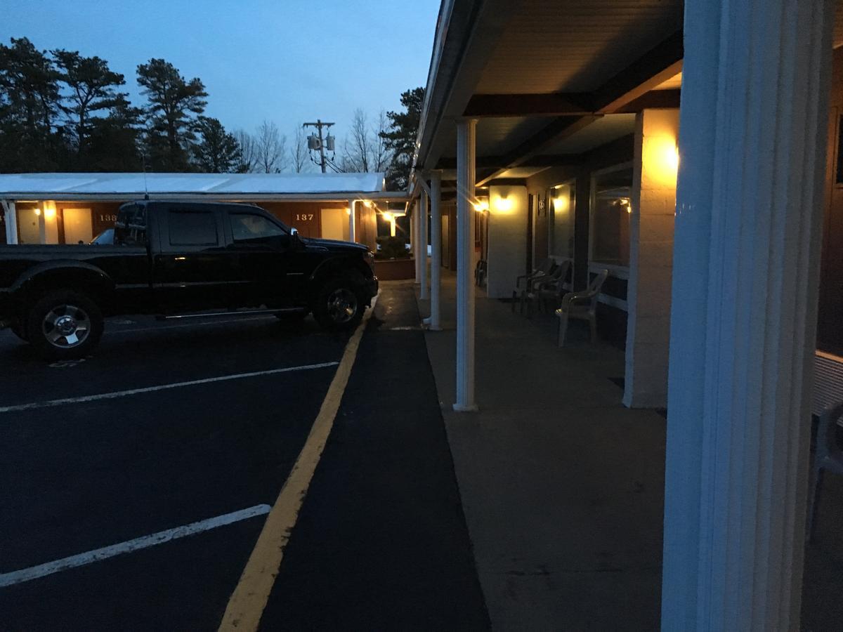 Landmark Motor Inn Glens Falls Exterior foto